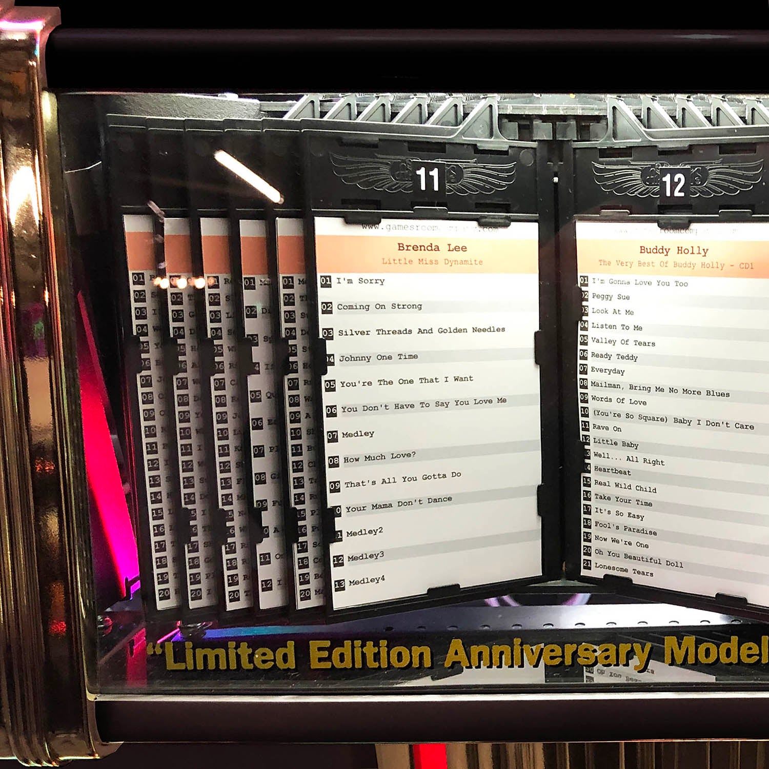 Rock-Ola Bubbler Elvis CD Jukebox in Black - Gaming Blaze
